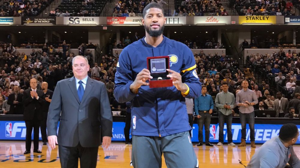 太阳大逆转险胜奇才 布克27+8普尔17中5NBA新赛季常规赛继续进行，菲尼克斯太阳队（14胜12负）止住连败。